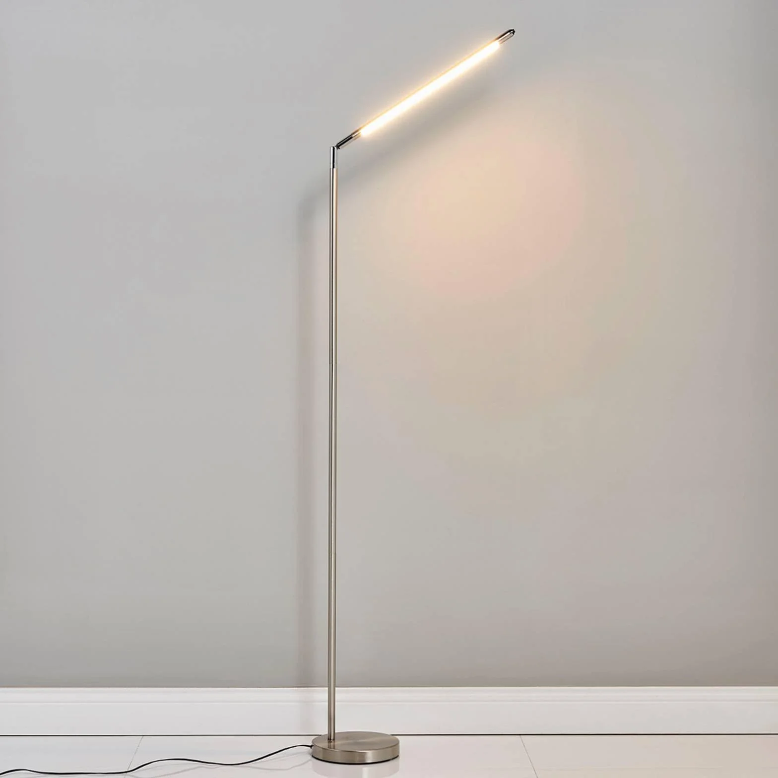 Lindby lampa podłogowa LED 'Jabbo', styl nowoczesny, m. in. do biura, kolor aluminiowy, szary, cynkowy, metal