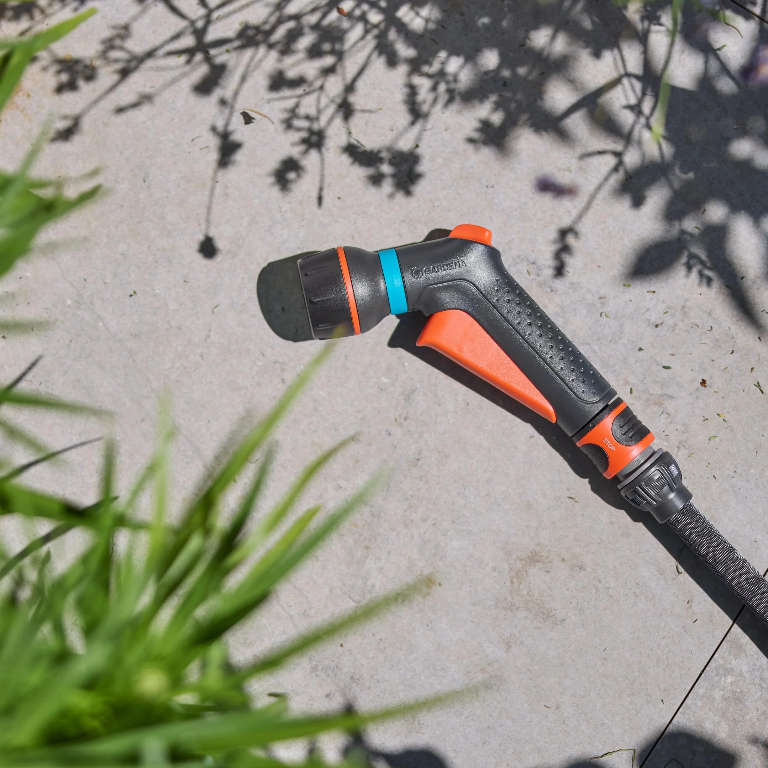 Gardena Classic Wielofunkcyjny Pistolet Zraszający Compact Zraszacze i Dysze Wielofunkcyjny Pistolet Zraszający, do Czyszczenia i Podlewania, Trzy Różnorodne Rodzaje Strumienia (18375-20)