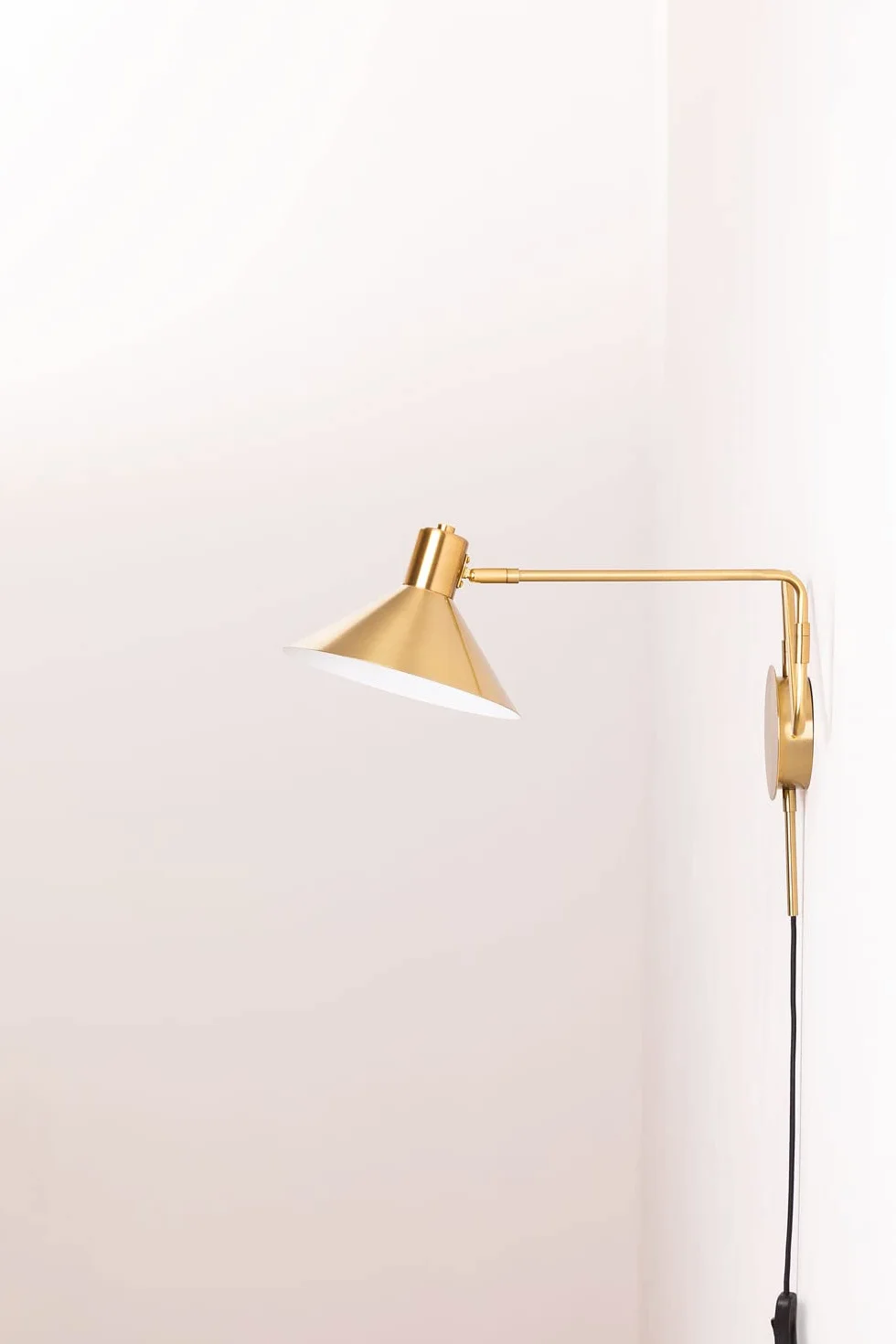 SKLUM Metalowa lampa ścienna Lizz