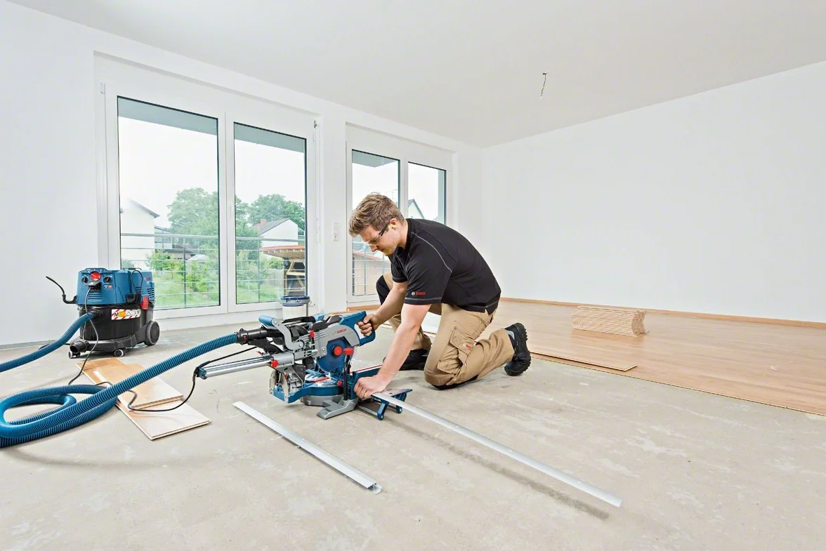 Bosch Professional: ukośnica do paneli GCM 8 SDE (Ø tarczy: 216 mm, 1 600 W, 1 tarcza pilarska, zacisk)