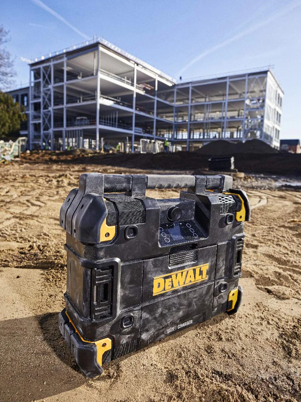 DEWALT, Radio budowlane z ładowarką TSTAK, certyfikat IP54, DWST1-81078
