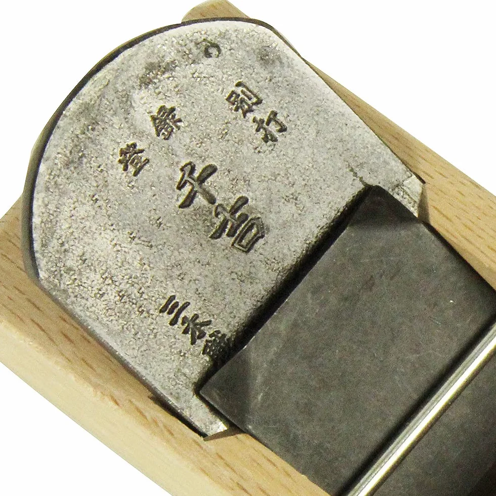 Senkichi płaska płaszczyzna z podstawą o szerokości 60 mm, do ostrzenia drewna, stal w zestawie, głębokość 2,6 x wysokość 10,3 x szerokość 9,9 cm (6,7 x 26,2 x 7,4 cm)