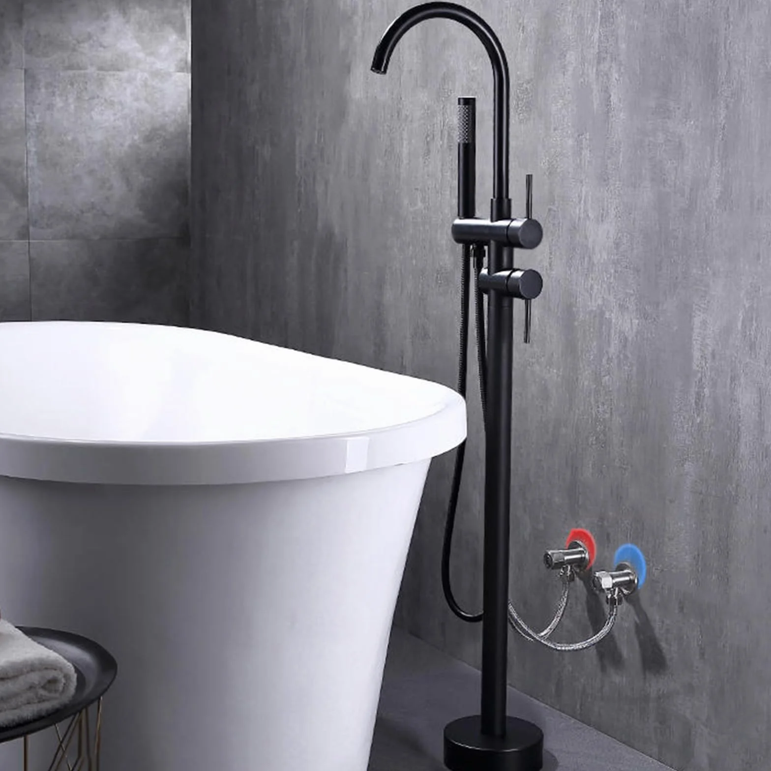 Wolnostojąca bateria wannowa montowana na podłodze, obracana o 360°, połączenie ścienne do ciepłej i zimnej wody, mosiądz, nowoczesny design, stylowa bateria łazienkowa