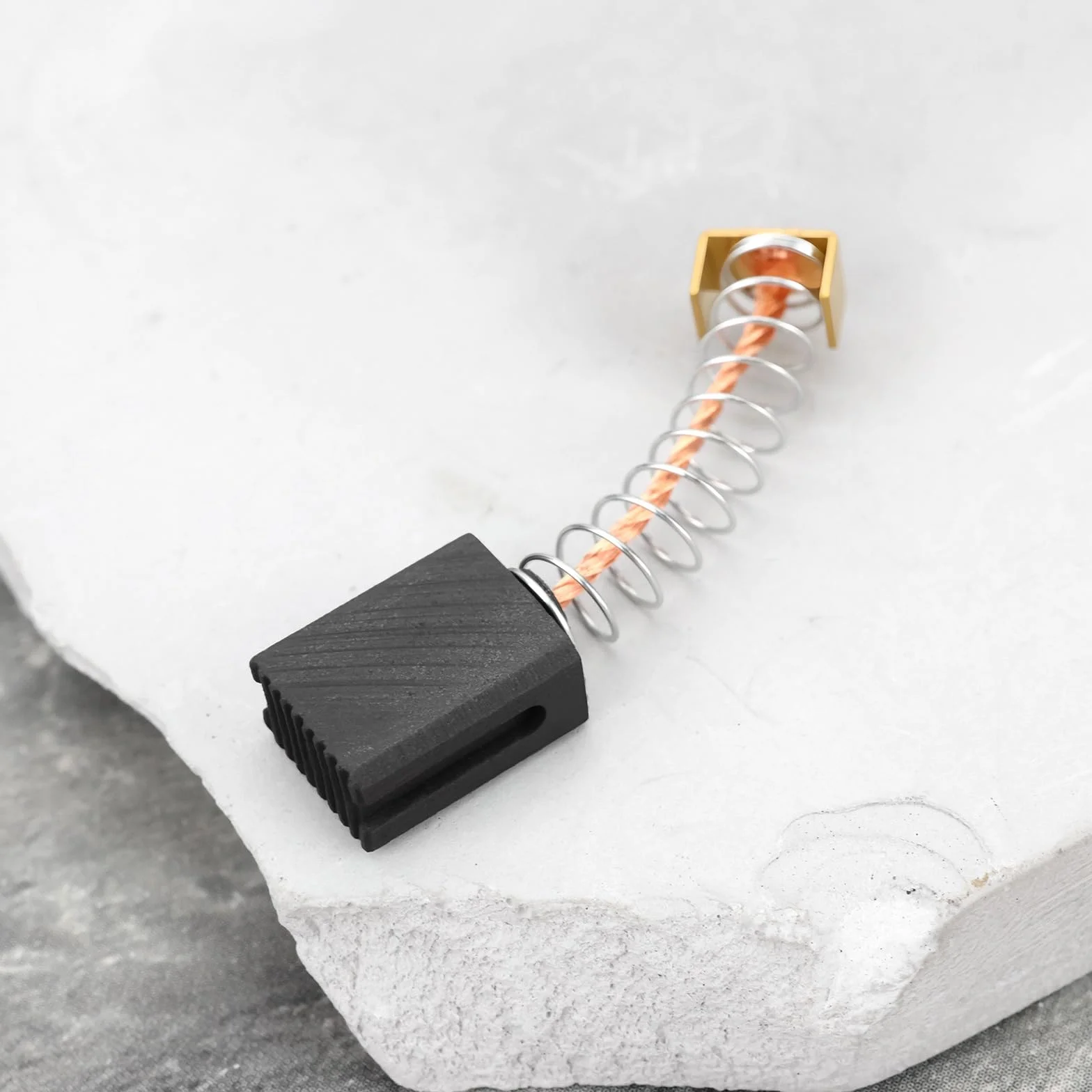 2 pary wymiennych szczotek węglowych do silnika, 6 x 10 x 14 mm, sprężynowe szczotki węglowe, kompatybilne z EINHELL
