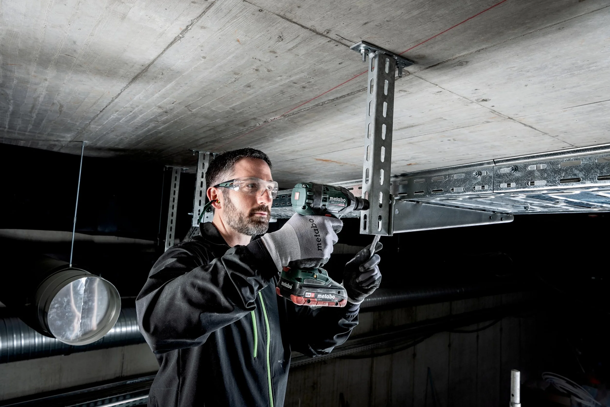 Metabo akumulatorowy klucz udarowy SSW 18 LTX 300 BL – 602395840 – 18 V – Klucz udarowy z silnikiem bezszczotkowym i funkcją APS – Bez akumulatora i ładowarki