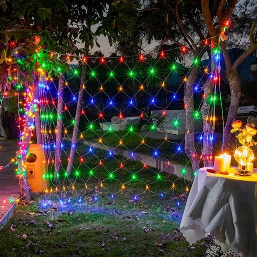 Łańcuch świetlny – oświetlenie niskiego napięcia, 50 diod LED, 3m + 5 m, 10 cm między diodami LED, przezroczysty kabel, 8 trybów migania, IP44.