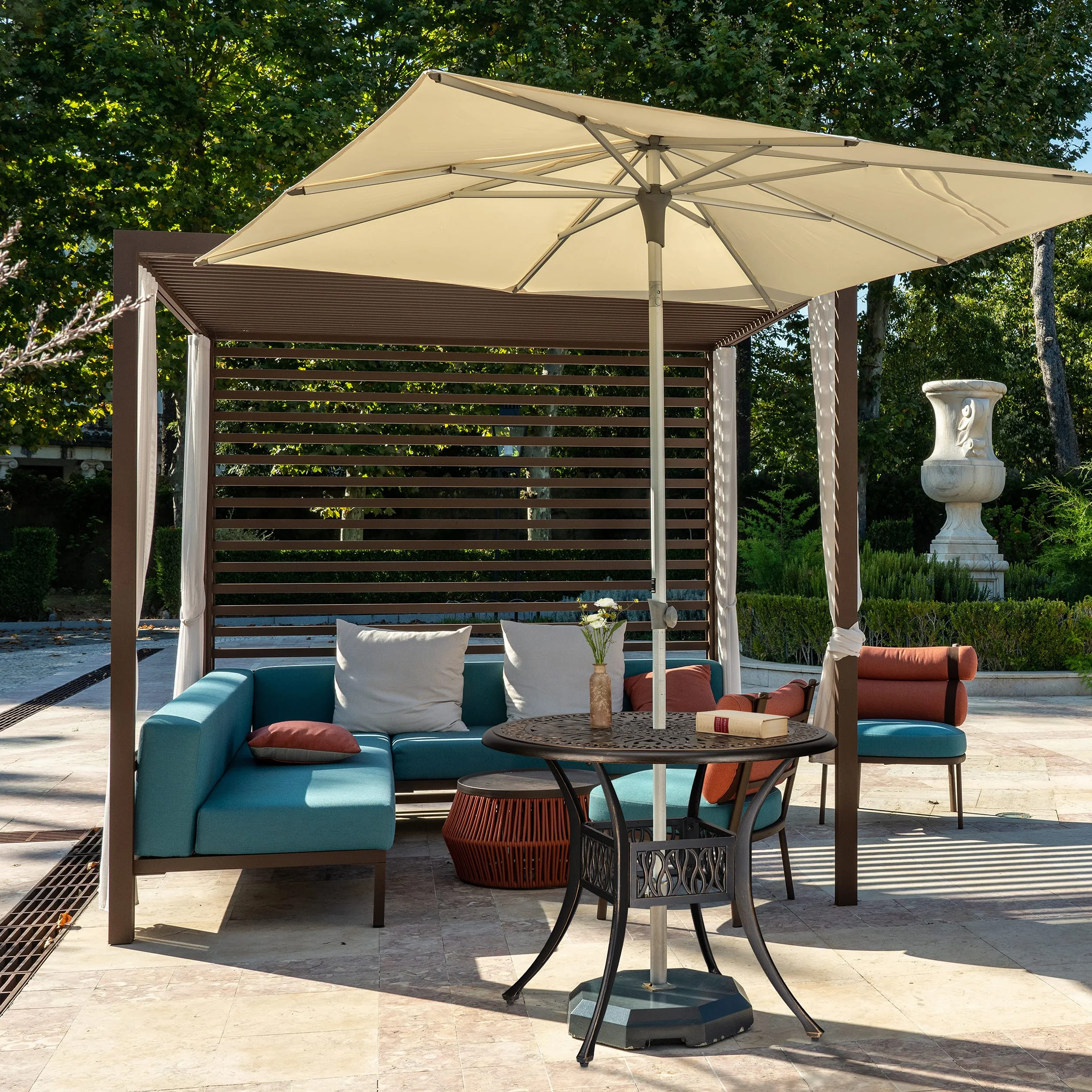 Relaxdays Stół ogrodowy z otworem na parasol, antyczny wygląd, odlew aluminiowy, wys. x śr.: 75 x 90 cm, okrągły stół balkonowy, czarny/brąz