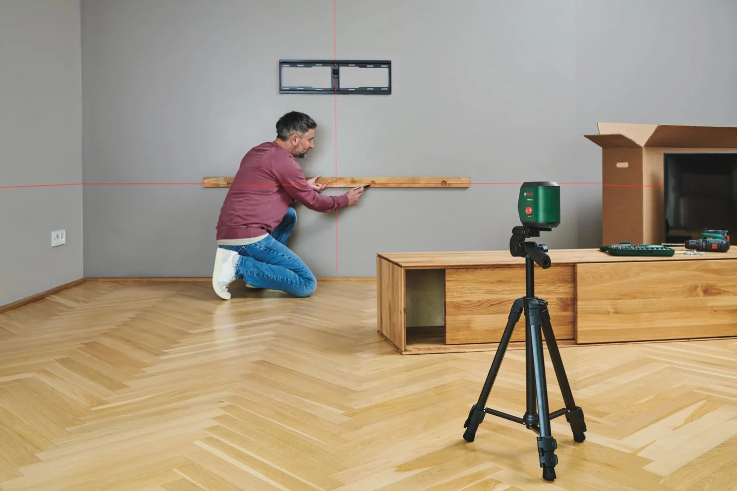 Laser krzyżowy Bosch UniversalLevel 2 ze statywem (linia laserowa skrzyżowana wraz z dodatkowymi punktami w pionie do precyzyjnego wyrównywania elementów i łatwego przenoszenia punktów)