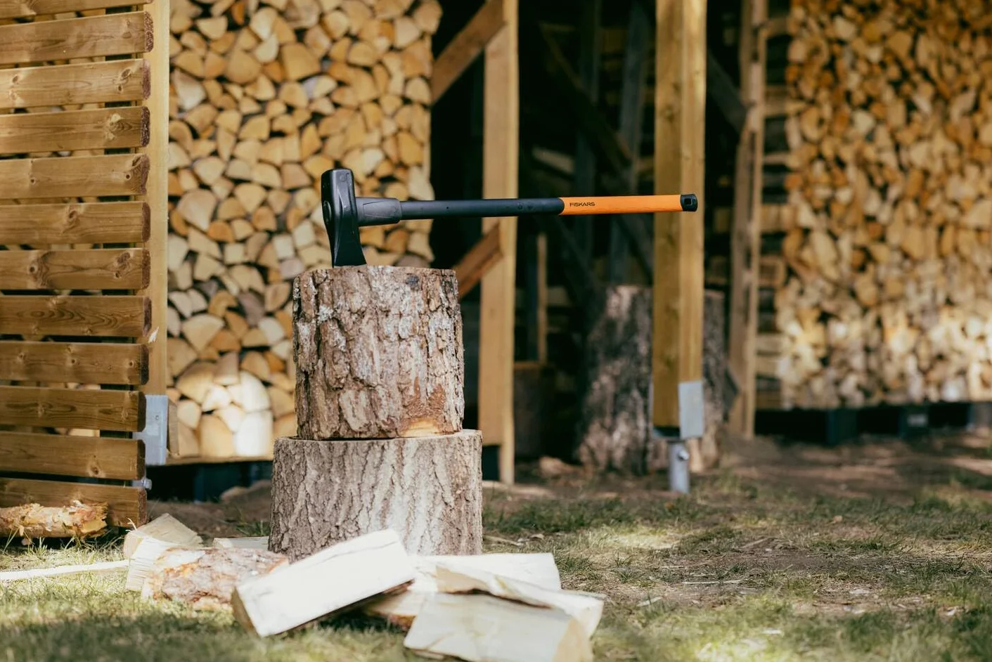 Fiskars Młotek rozłupujący (kuty), 2 w 1: siekiera i młotek, waga: 4,6 kg, ostrze z hartowanej stali/ trzonek z tworzywa sztucznego wzmocnionego włóknem szklanym, czarny/pomarańczowy, X46, 1001705