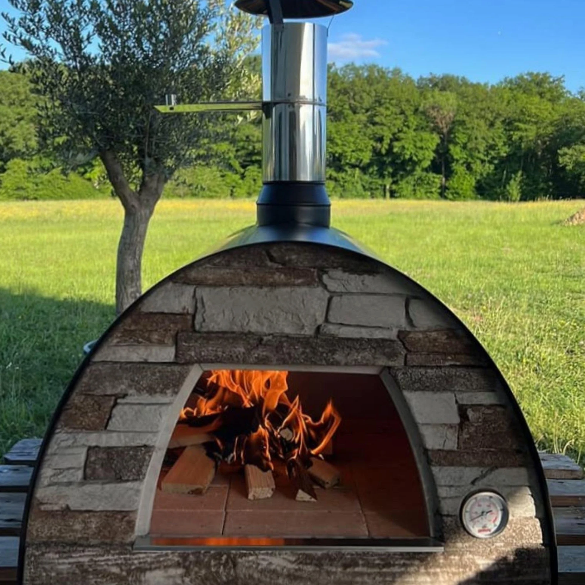 Maximus Arena Czarny piec drewniany 70cm - Przenośny piec do pizzy na drewno