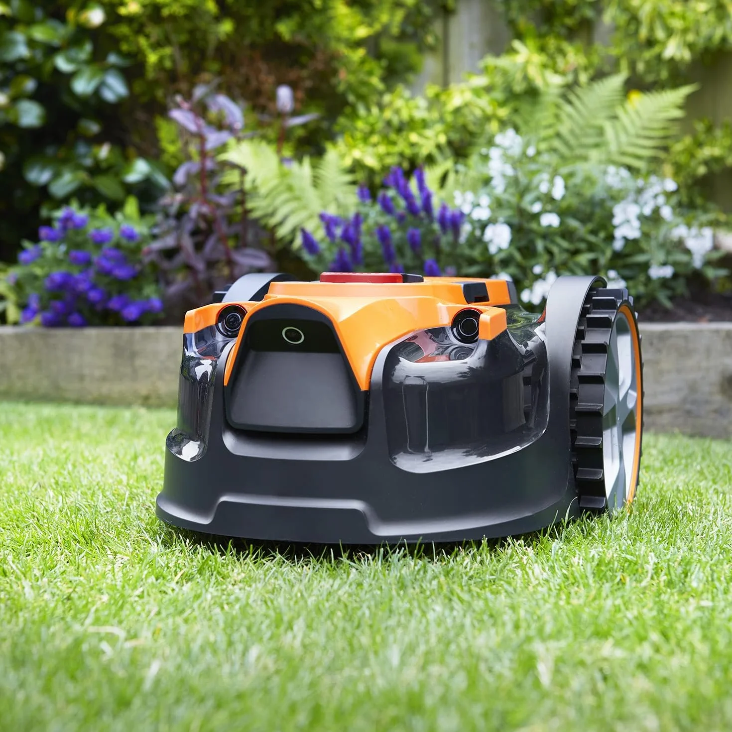 LawnMaster VBRM16 OcuMow™ robot koszący z akumulatorem litowo-jonowym MX 24 V, 4,0 Ah, bez kabla