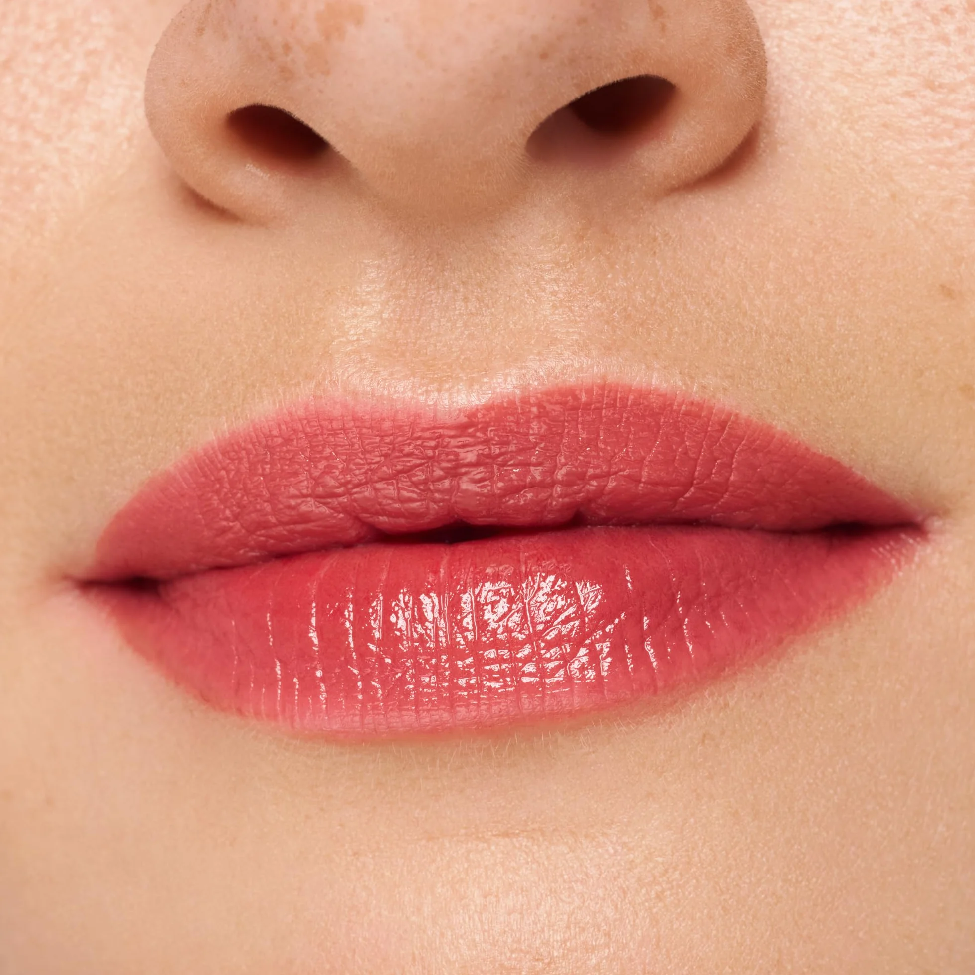 essence Tint do ust hydra kiss, długotrwały, efekt koloryzujący, naturalny, błyszczący (4ml)