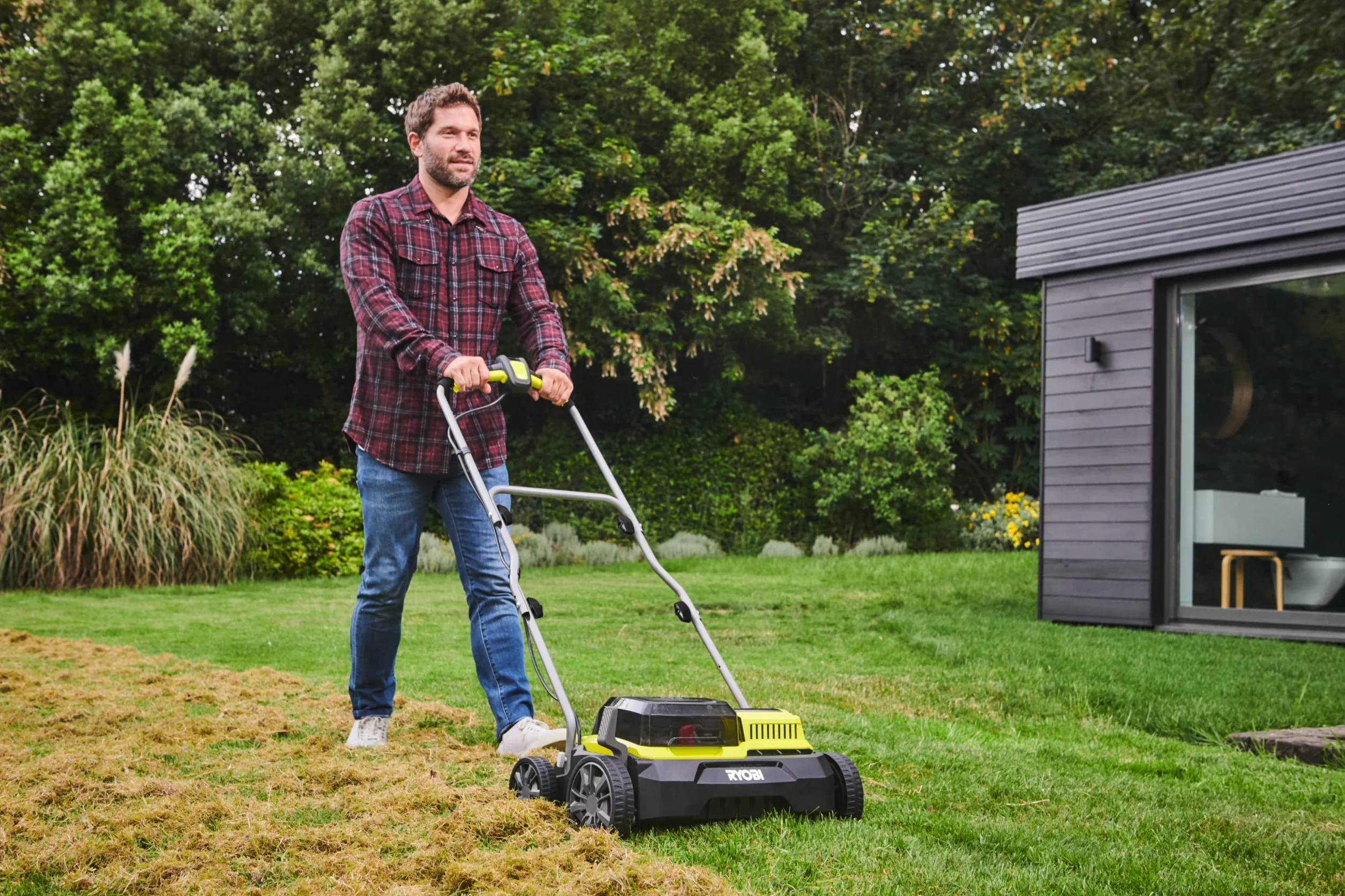 Ryobi RY18SFX35A-240 Wertykulator Akumulatorowy 18V z 2 Akumulatorami i Ładowarką