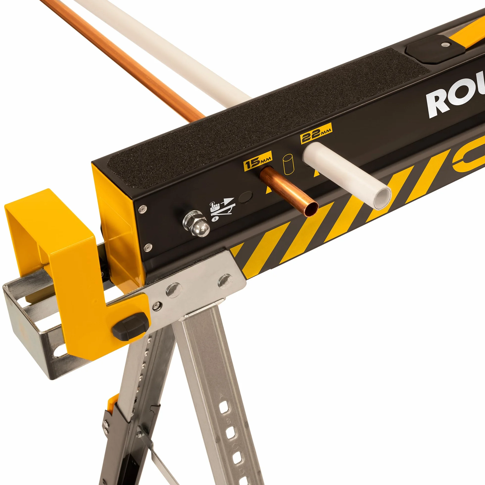 ROUGHNECK® Colt 600E Chevalet de sciage en acier très résistant Capacité de charge 589 kg avec pieds réglables en hauteur pour le travail du bois et la construction