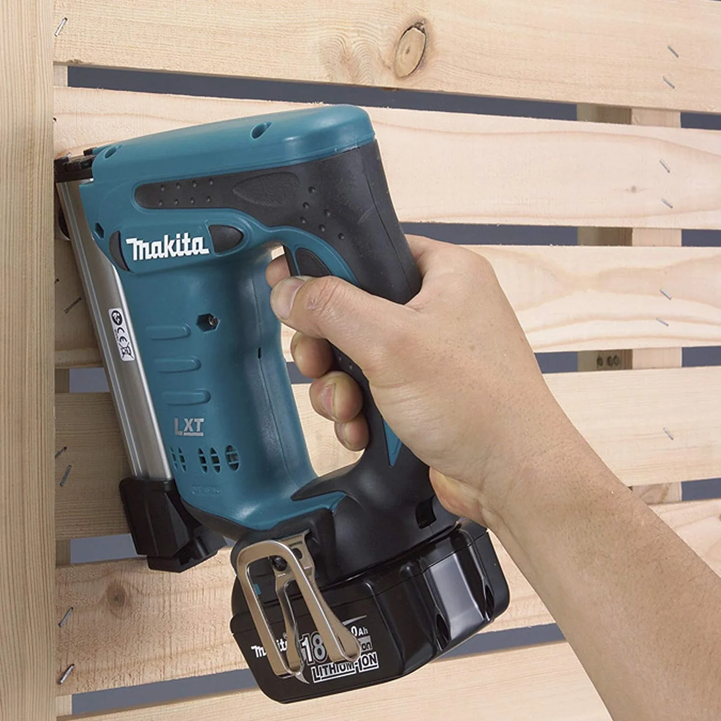 Makita DST221ZJ - ręczna piła tarczowa (18 V, nie zawiera baterii ani ładowarki)
