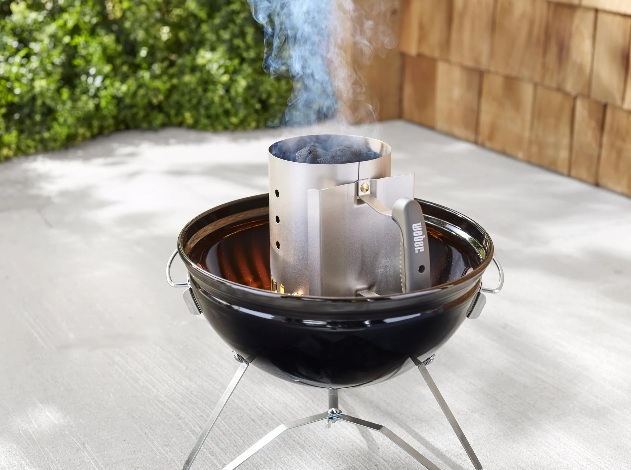 Weber Komin do Rozpalania Mały 20cm Kompaktowy z Dwoma Uchwytami do Grilli Węglowych Ø 47cm