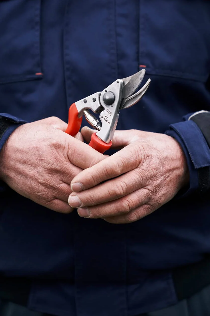 FELCO 15 sekator bypass praworęczny, obrotowa rękojeść, mała dłoń, ostrze 40 mm stal hartowana, cięcie 18 mm, kompaktowe narzędzie szwajcarskie