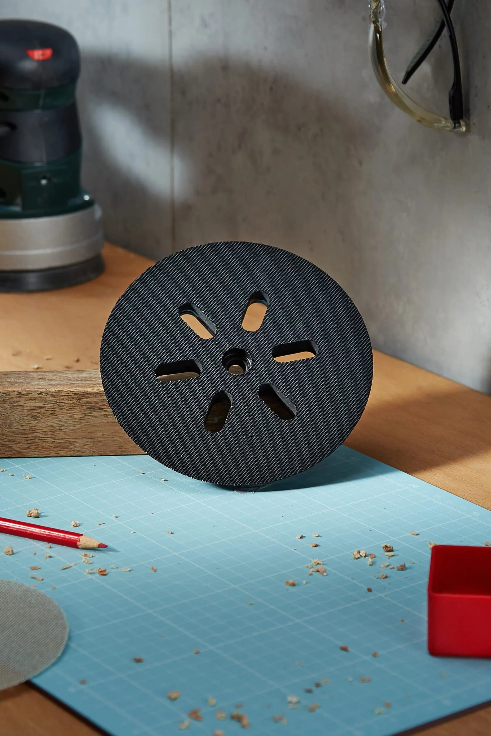 Bosch Professional Talerz na rzep do szlifierki mimośrodowej 150mm Twardość: średnia (Akcesoria do szlifierki mimośrodowej)