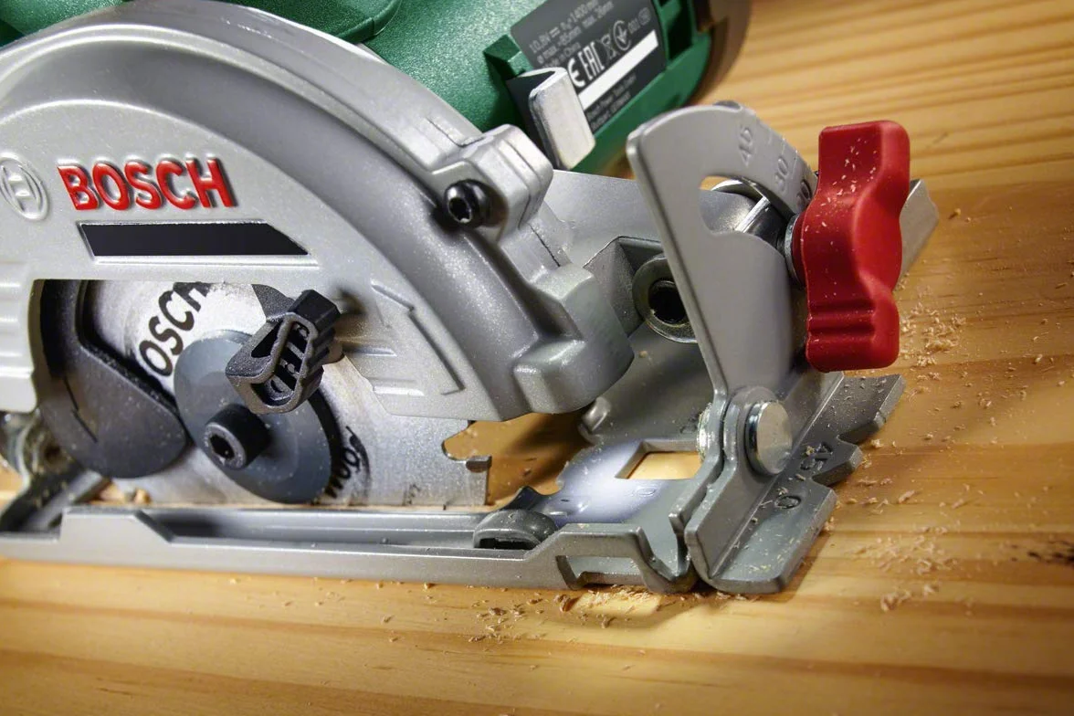 Bosch UniversalCirc 12 akumulatorowa mini piła tarczowa 12 V