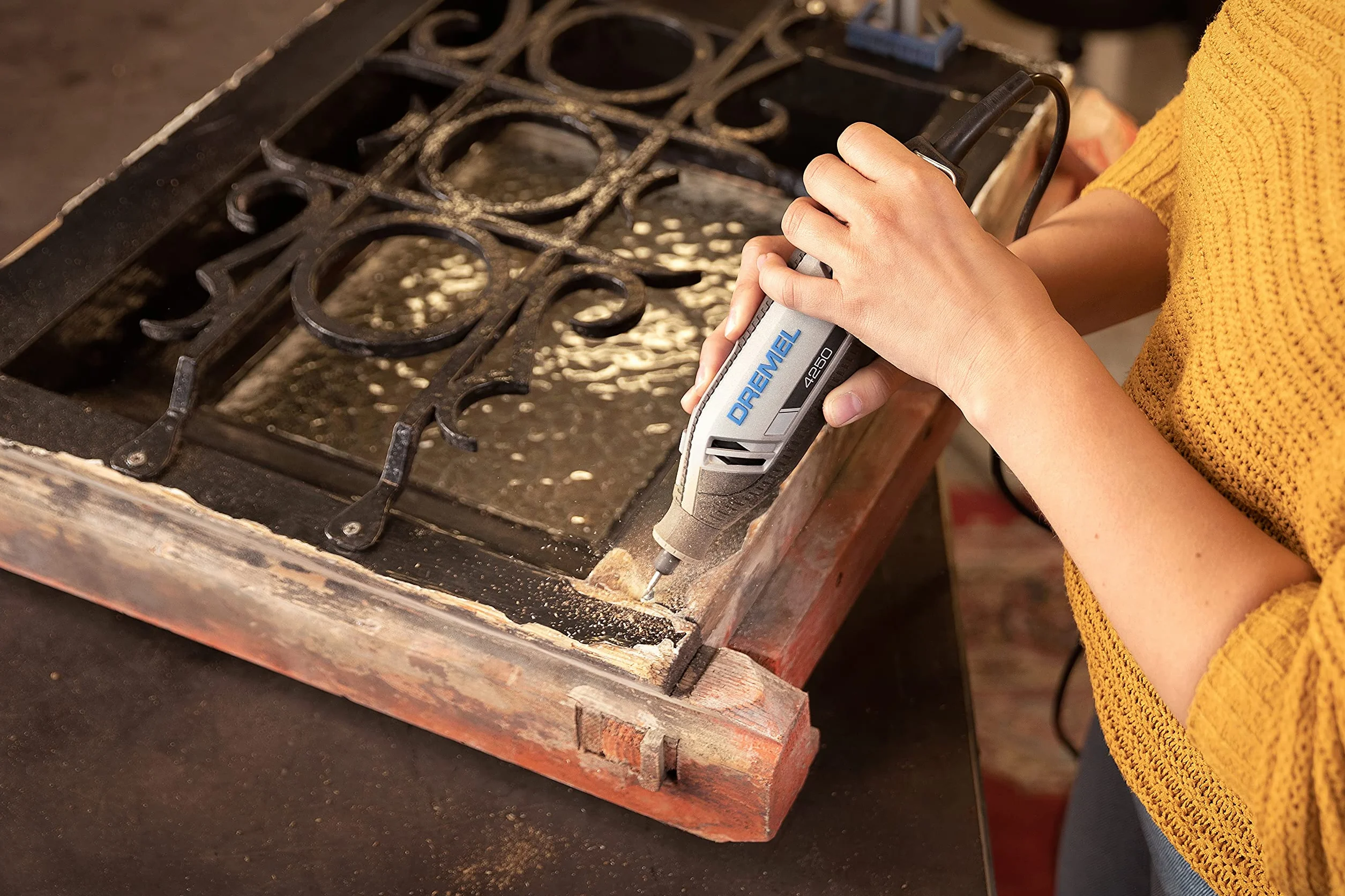 Dremel 4250 Narzędzie obrotowe 175 W – zestaw z narzędziem wielofunkcyjnym i 35 akcesoriami, silnik 175 W ze sterowaniem elektronicznym, regulacja prędkości obrotowej 5 000 – 35 000 obr./min