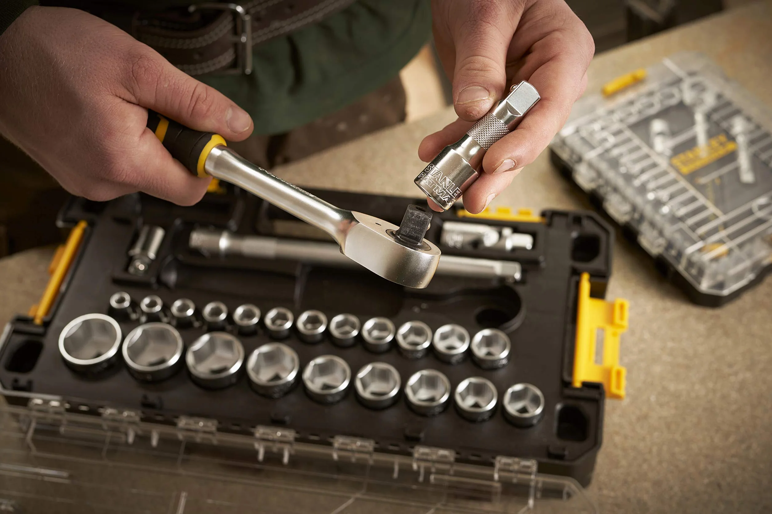 STANLEY Precyzyjny Set 1/2" - 26 elementów dla profesjonalistów i majsterkowiczów do codziennego użytku ergonomiczna konstrukcja