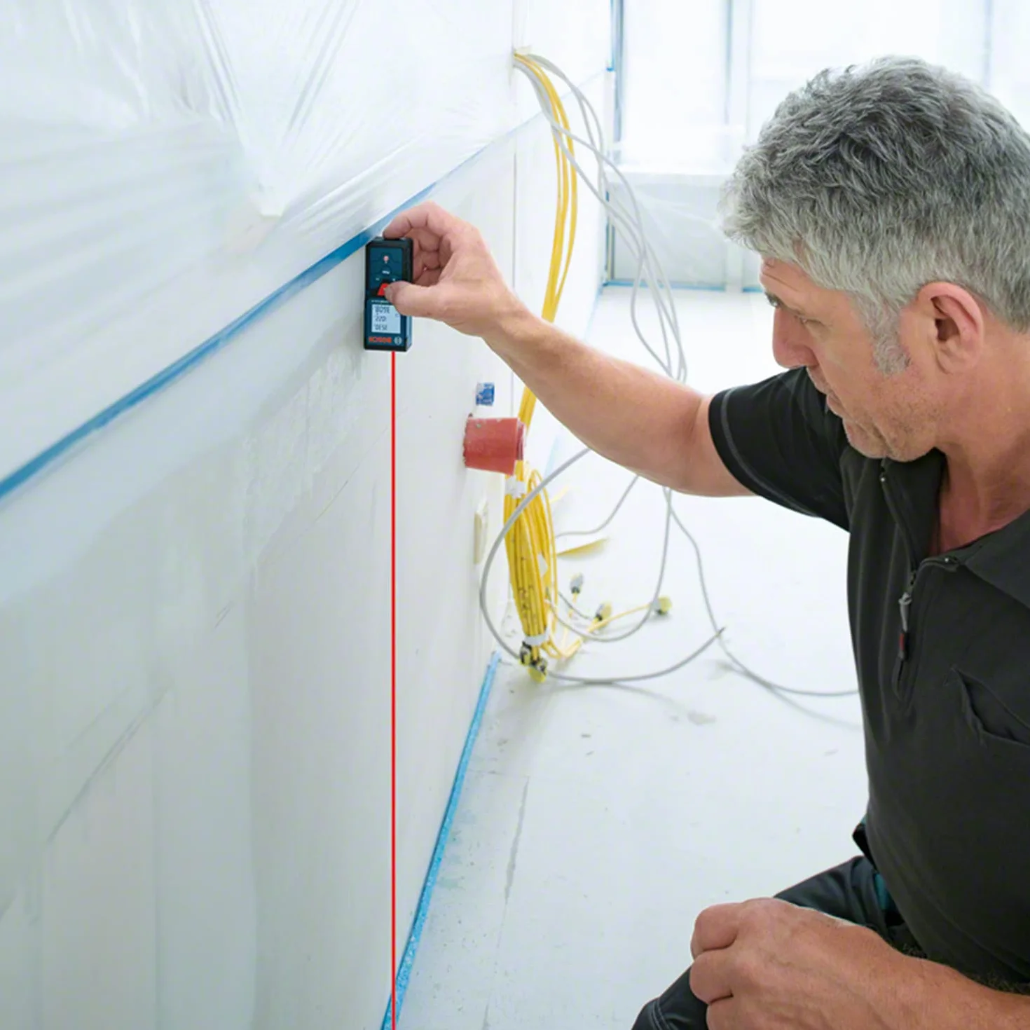 Bosch Professional Dalmierz laserowy GLM 40 (funkcja pamięci, zasięg pomiaru: 0,15–40 m, 2 baterie 1,5 V, pokrowiec) [Klasa energetyczna A+]