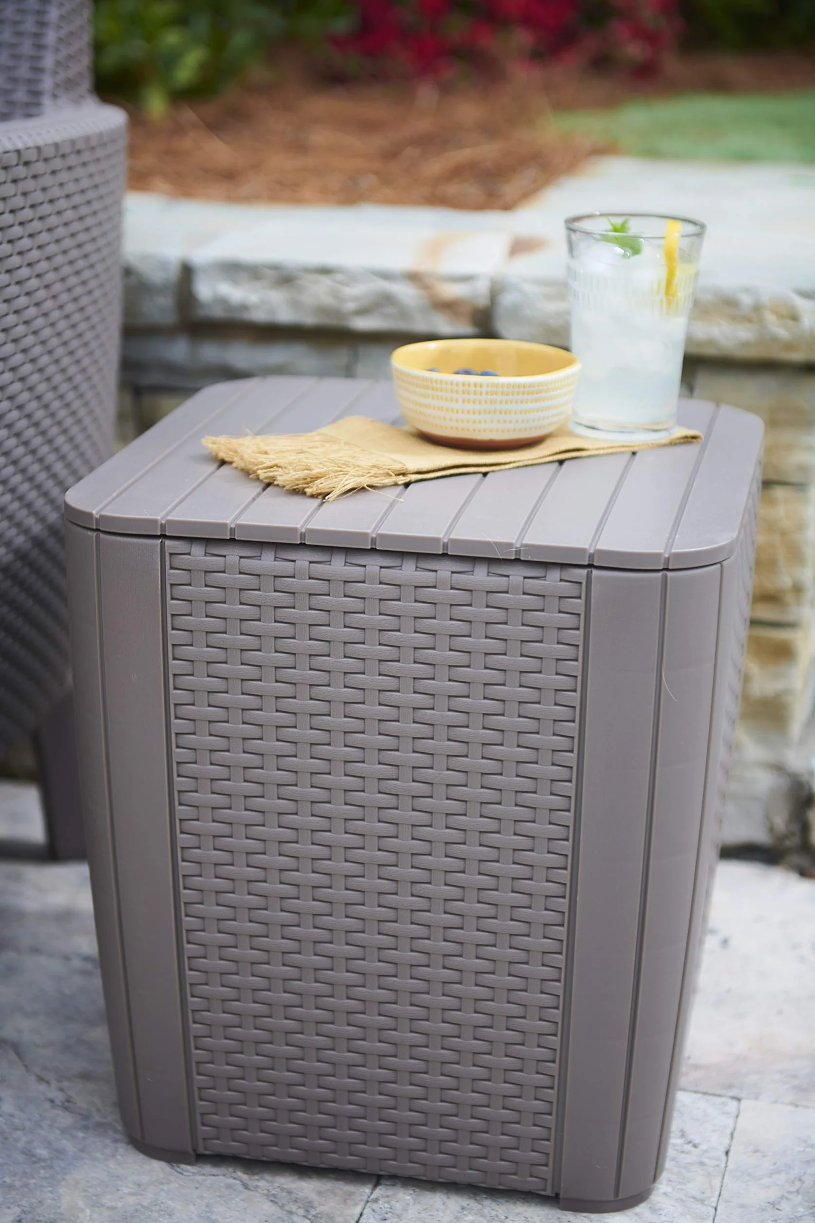 Allibert by Keter stół ogrodowy Luzon Flat Wicker cappuccino z miejscem do przechowywania