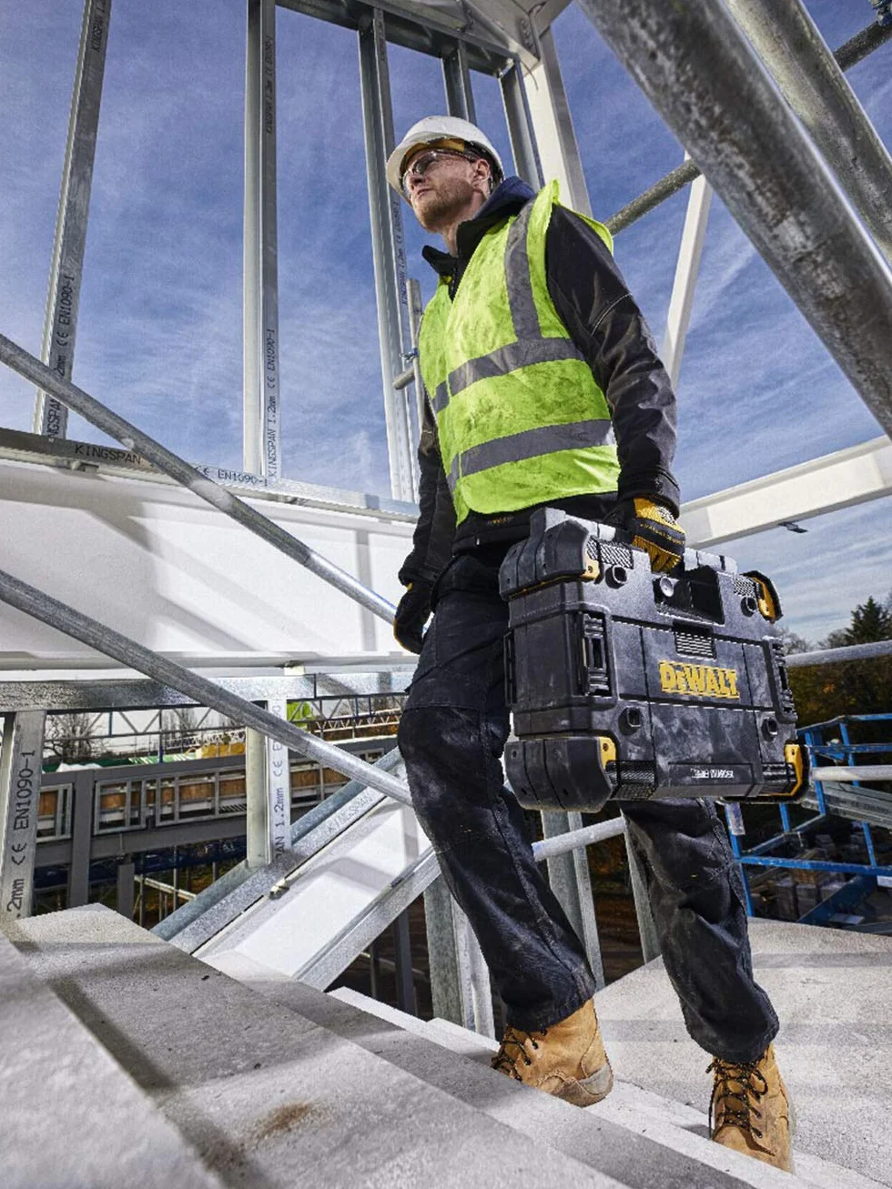 DEWALT, Radio budowlane z ładowarką TSTAK, certyfikat IP54, DWST1-81078