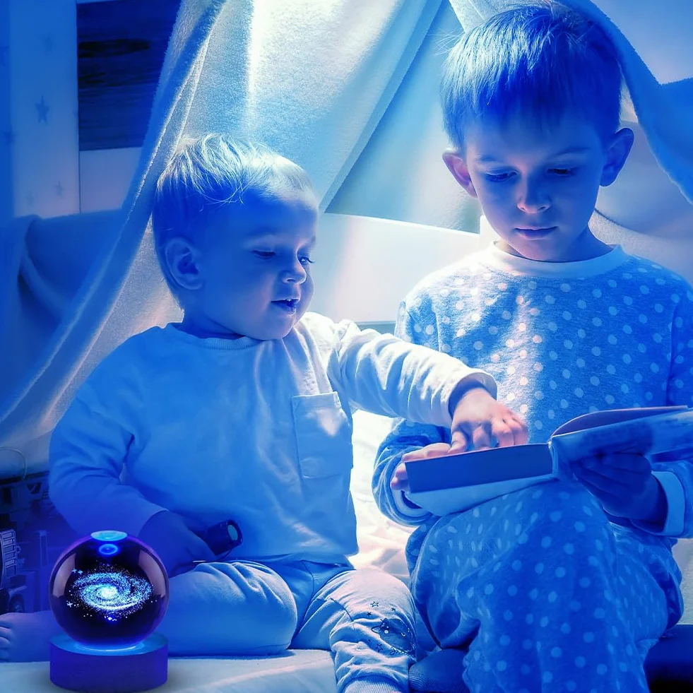 Vicloon 3D galaktyka kryształowa kula lampka nocna, planety 3D, kryształowa kula z drewnianą podstawą, kosmiczna galaktyka LED lampka nocna do dekoracji domu, na stół, prezent urodzinowy, rocznicę