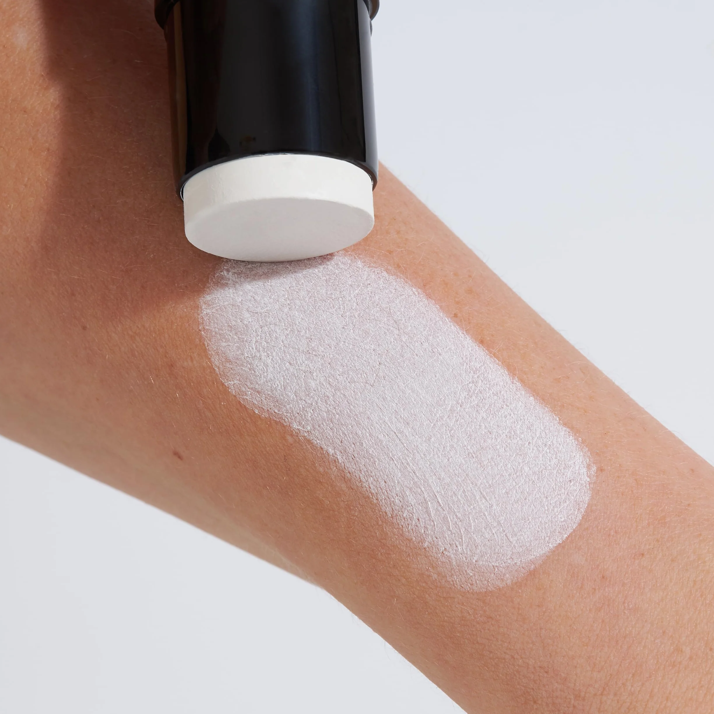 ColorCream Face & Body Paint Stick by Moon Creations - Profesjonalny makijaż twarzy i ciała dla dorosłych i dzieci - 21g - biały
