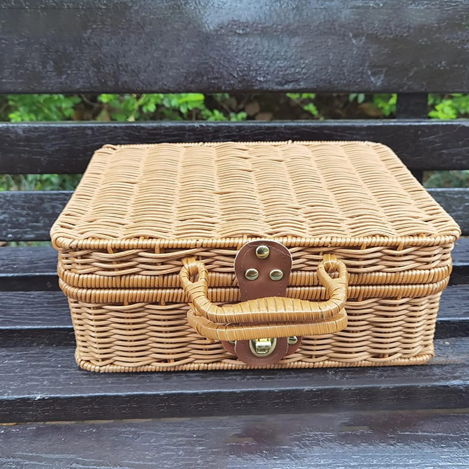 Rattanowy Kosz do Przechowywania Walizek Wiklinowy Retro Ręcznie Tkany z Uchwytami 29,5 x 21 x 12 cm