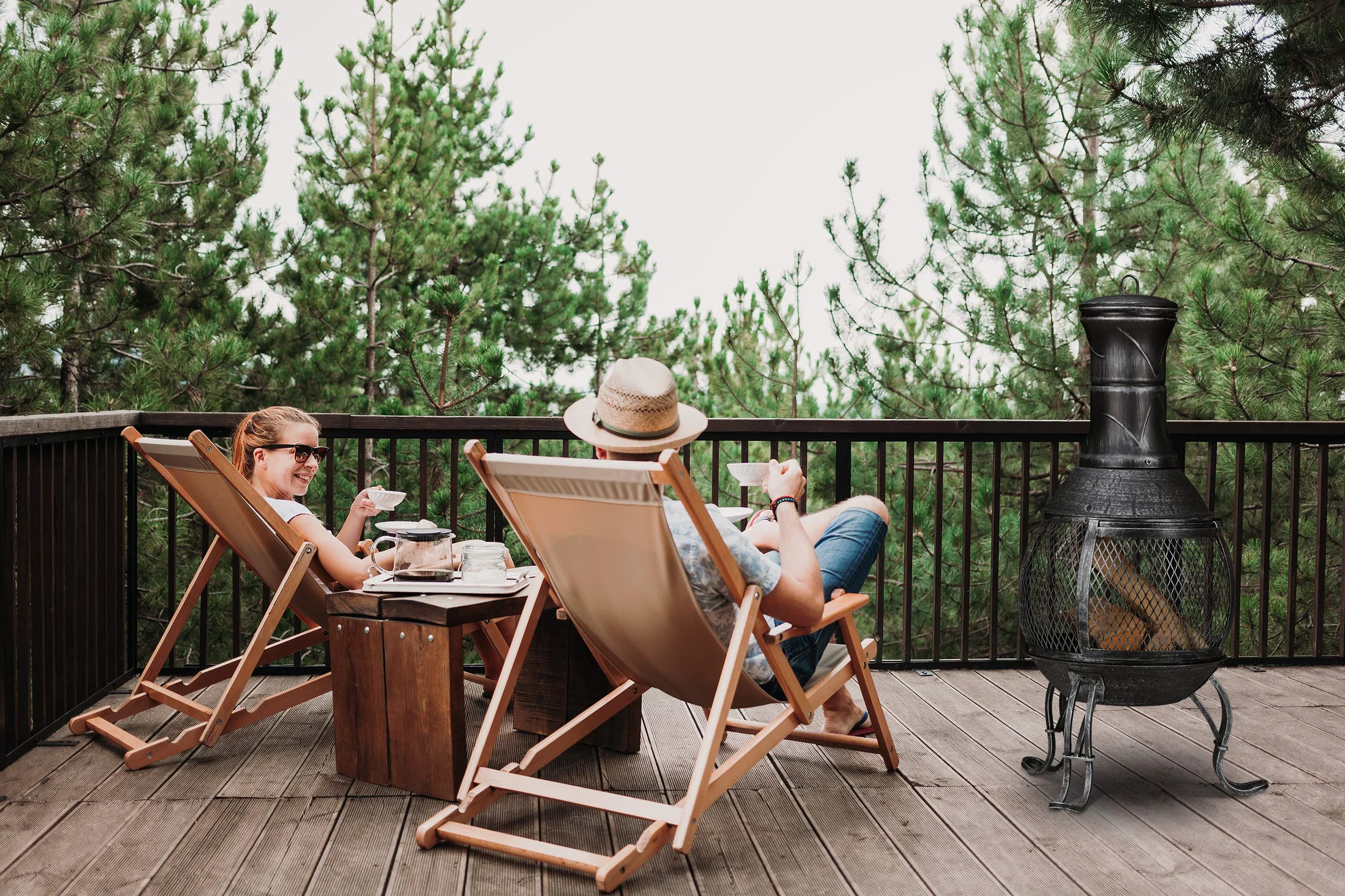 Relaxdays Chiminea, ogrzewanie tarasowe, poker, ruch, osłona przed iskrami, patio, taras, antyczny wygląd, palenisko, wysokość 89 cm, szary