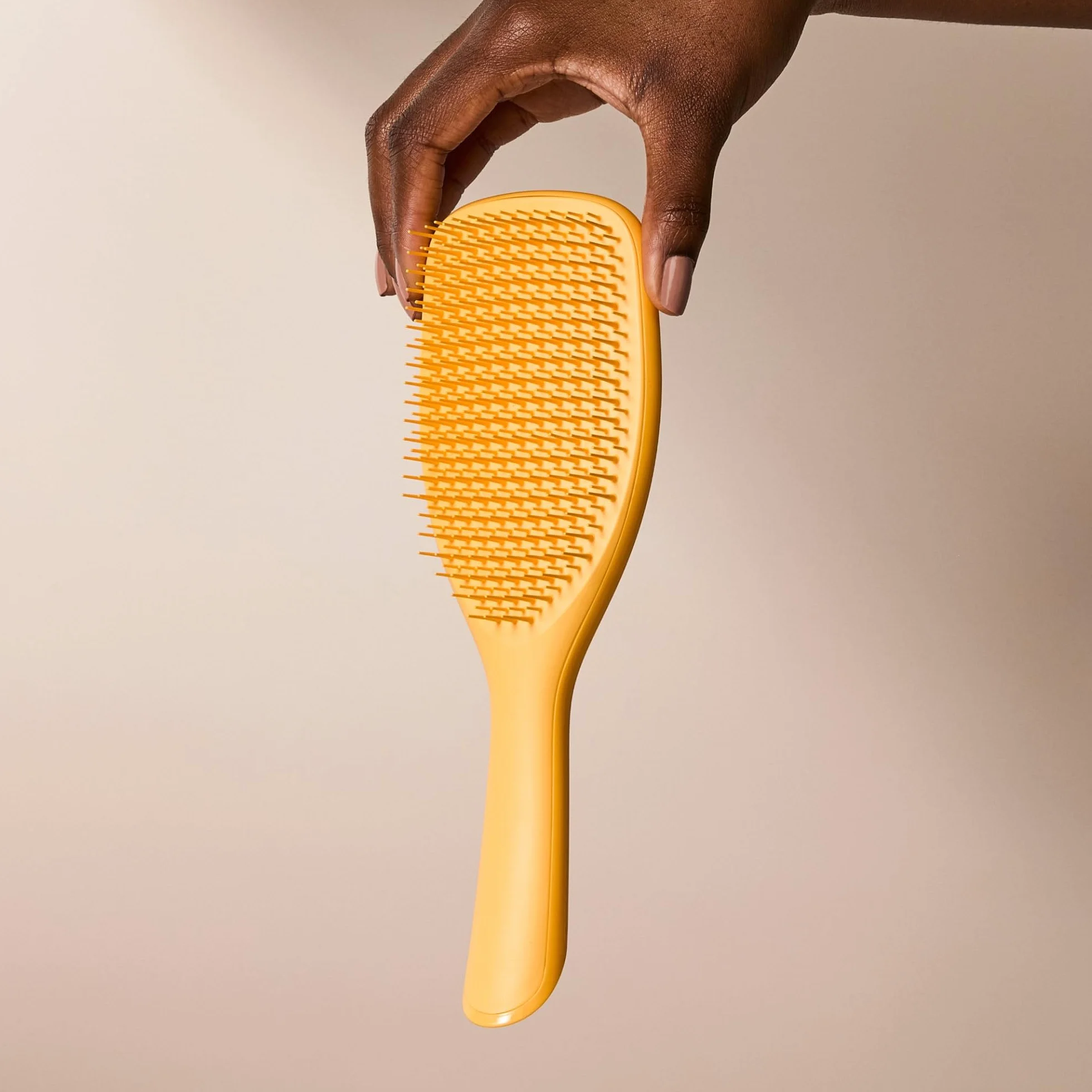 Tangle Teezer Duża szczotka do rozczesywania naturalnych loków Ultimate - do mniej kręconych loków i afro 3C-4C - Podwójna szczotka do rozczesywania - Żółty Narcyz