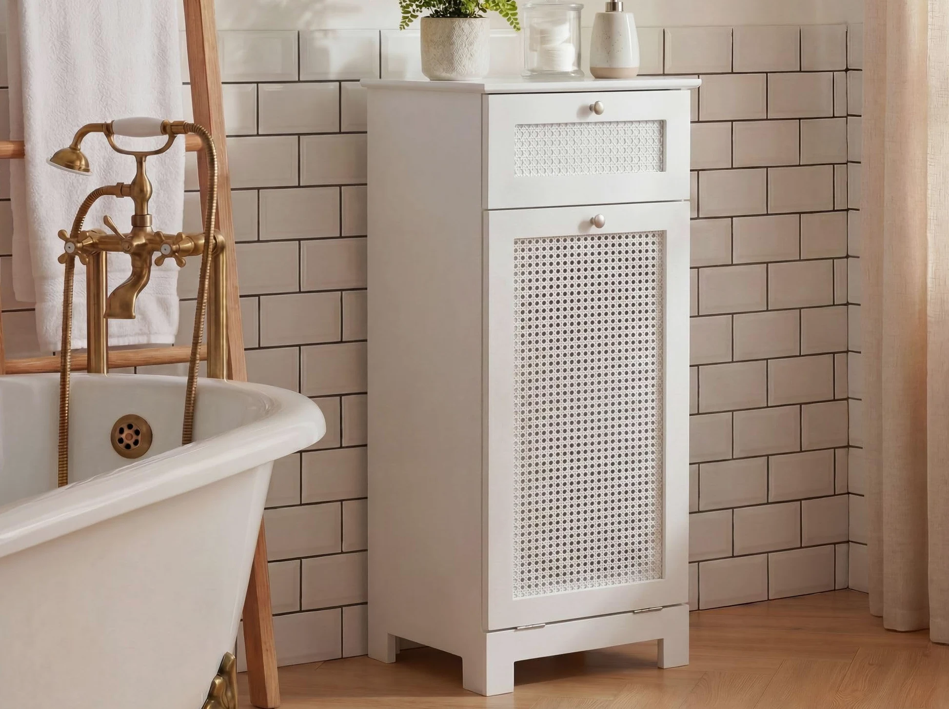 FineBuy Szafka na pranie Biała 38x90x40 cm Rattan Plecionka Szafka wnękowa Łazienka - Wąski kosz na pranie z drzwiami uchylnymi i szufladą - Szafka łazienkowa Pojemnik na pranie