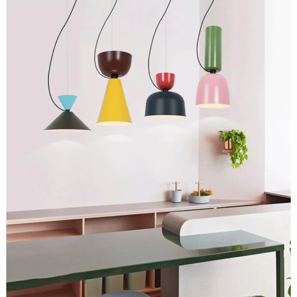 Lampy wiszące, kreatywne oświetlenie wewnętrzne, dekoracyjny żyrandol sufitowy, lampy wiszące w kolorze żelaza, lampa wisząca do sypialni, nocnej jadalni (C)
