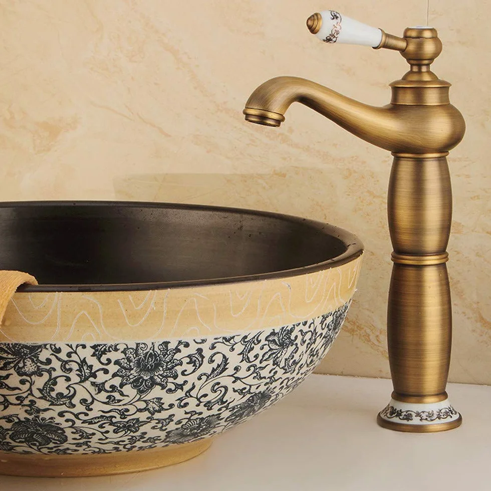 Vintage w pełni miedziany kran łazienkowy z ceramicznym uchwytem retro umywalka artystyczna bateria do podwyższonej sceny umywalka mieszacz ciepłej wody z napowietrzaczem klasyczny design dla