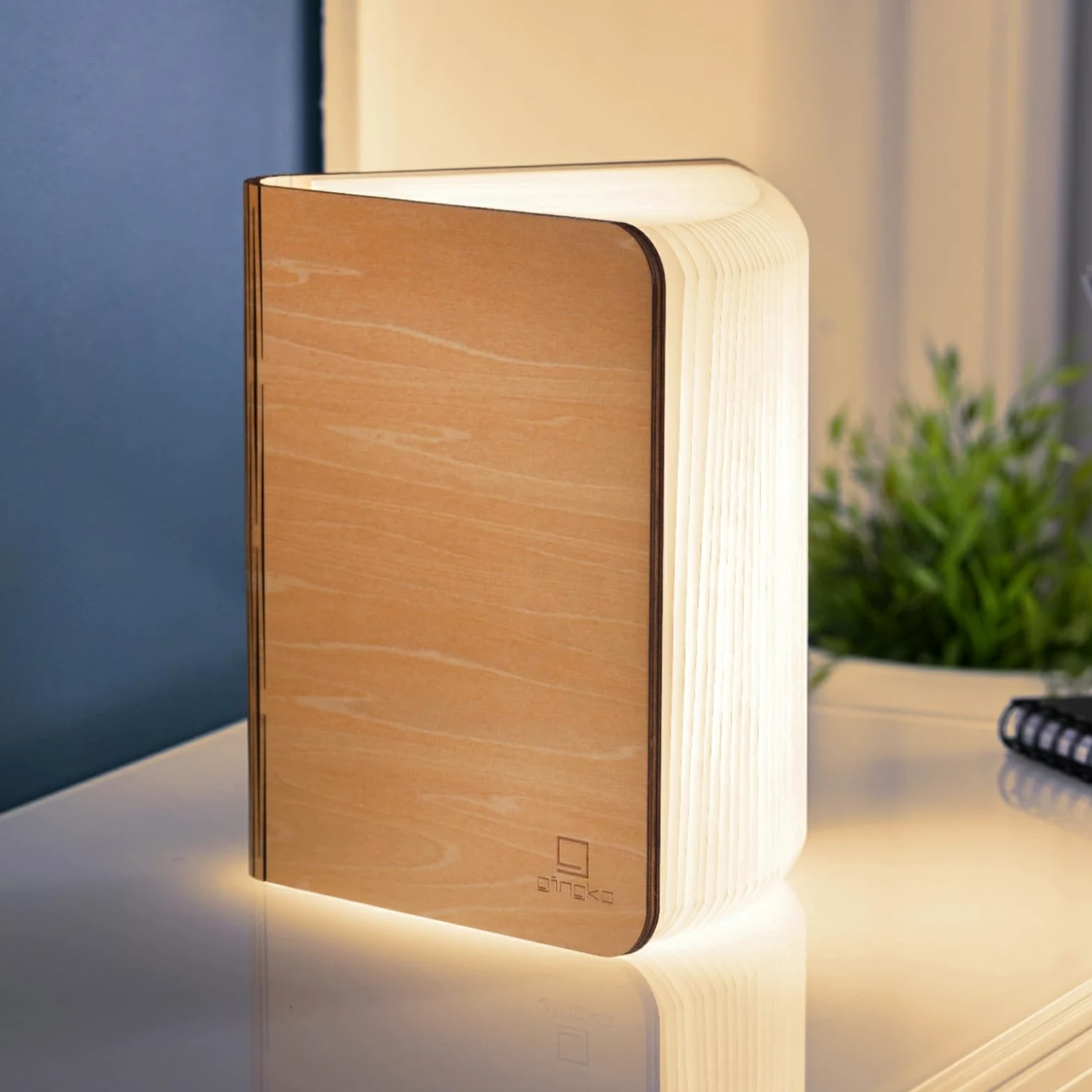 Gingko LED Smart Book Light ozdobna biała lampa z drewna klonowego, 17 cm x 21,5 cm x 2,5 cm