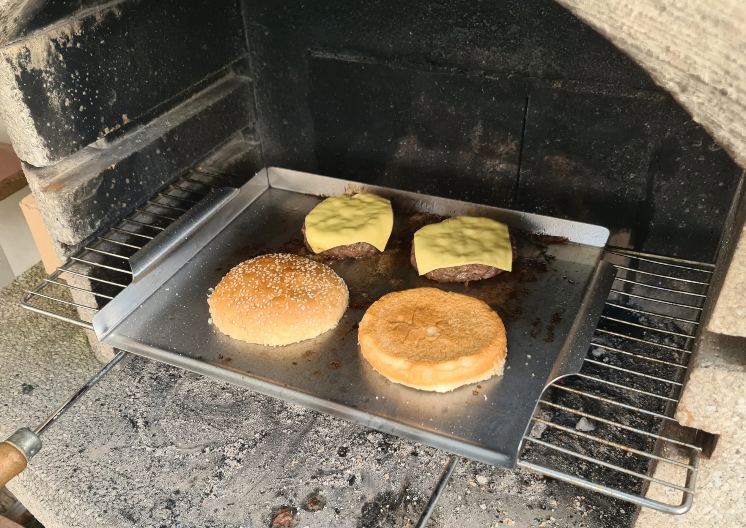 Płyta grillowa ze stali nierdzewnej 1 mm 39,4 x 29,1 cm do grilla węglowego plancha do smash burgerów