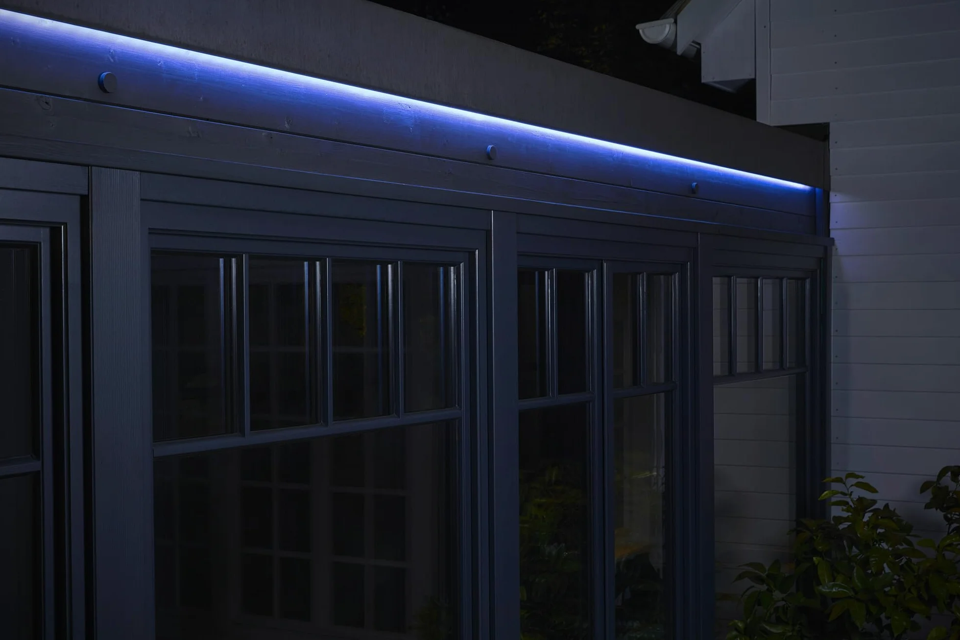 OSRAM Elastyczne paski LED SMART+ Zigbee do użytku zewnętrznego z RGBW, ściemnialne, w przezroczystym silikonie, ochrona IP65, na taras i balkon