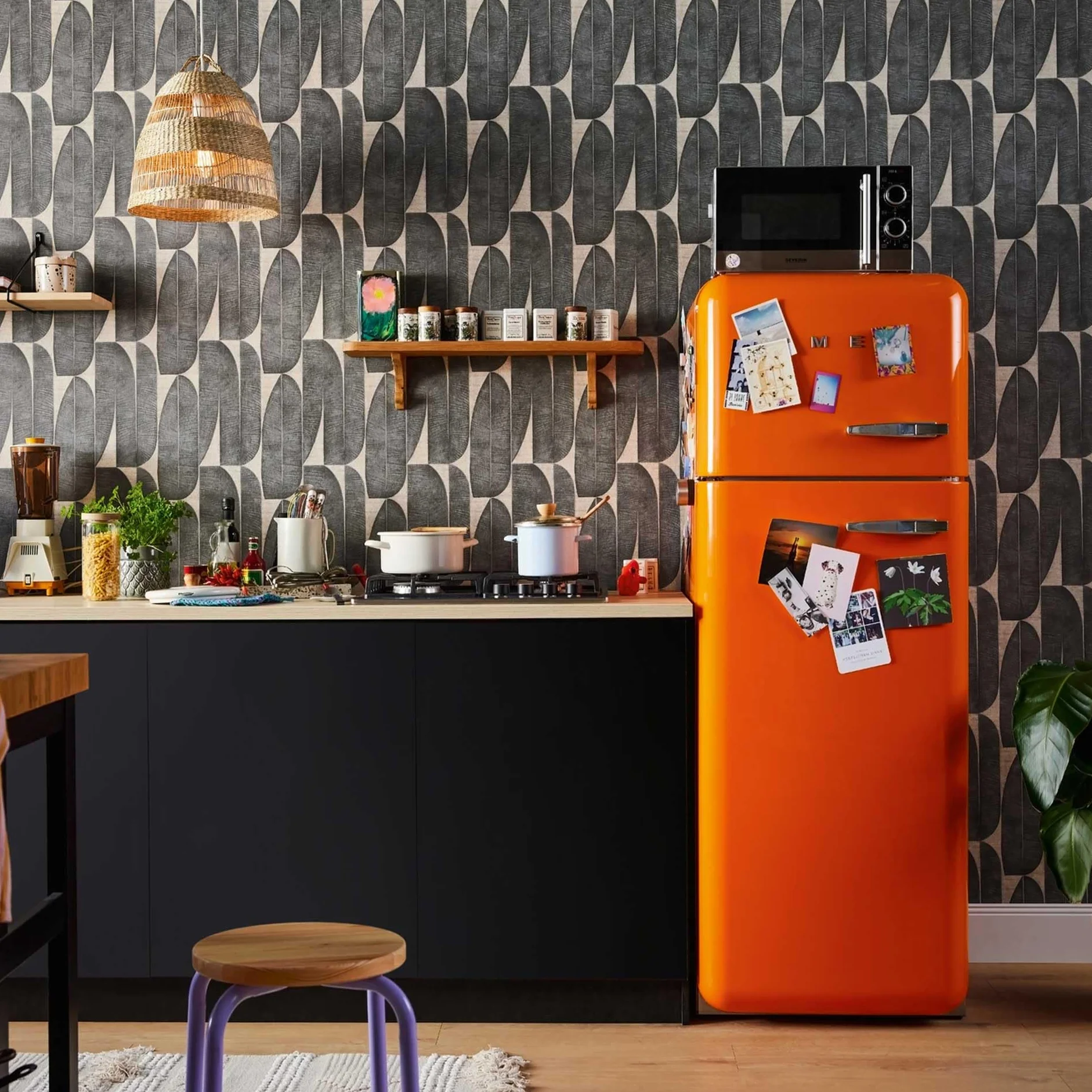Livingwalls Tapeta 396583 z liściem banana w kolorze beżowym – wysokiej jakości designerska tapeta kwiatowa – matowa tapeta ścienna do różnych pomieszczeń – 10,05 m x 0,53 m – Made in Germany