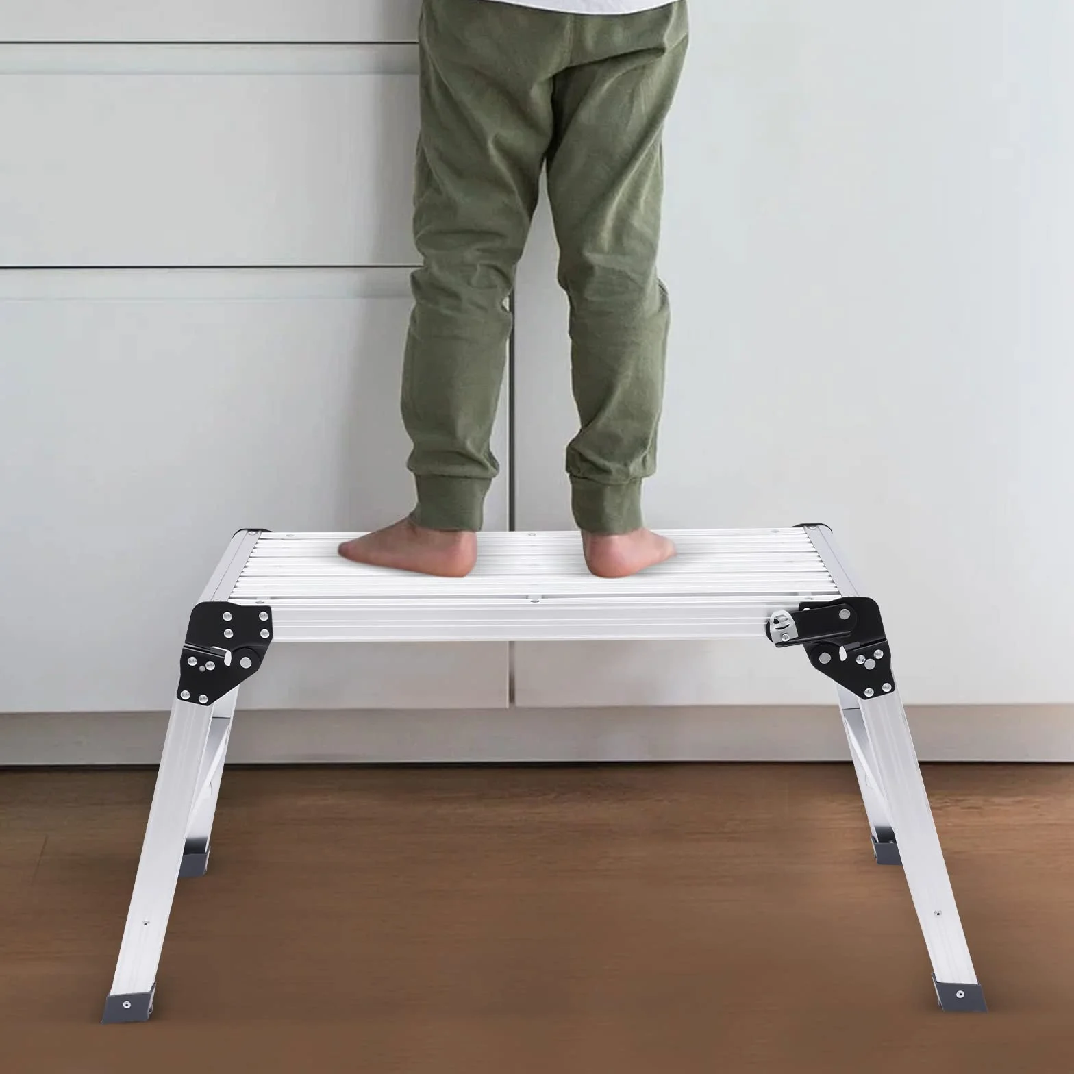Składana drabina aluminiowa – obciążenie 150 kg, antypoślizgowa i składana, taboret roboczy do samochodu, mycia okien, gospodarstwa domowego, dekoracji i na kemping, 108 x 41 x 50 cm