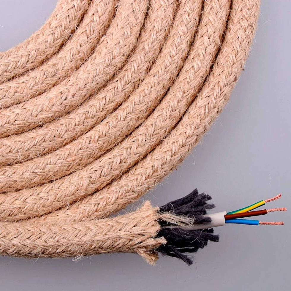 3x0,75 mm 20 m EURO/m OKRĄGŁY KABEL YUTE/m, idealny do rzemiosła, dekoracji rustykalnej i rzemiosła. Przyjazny dla środowiska i wytrzymały, wnosi naturalny akcent do twoich kreacji.