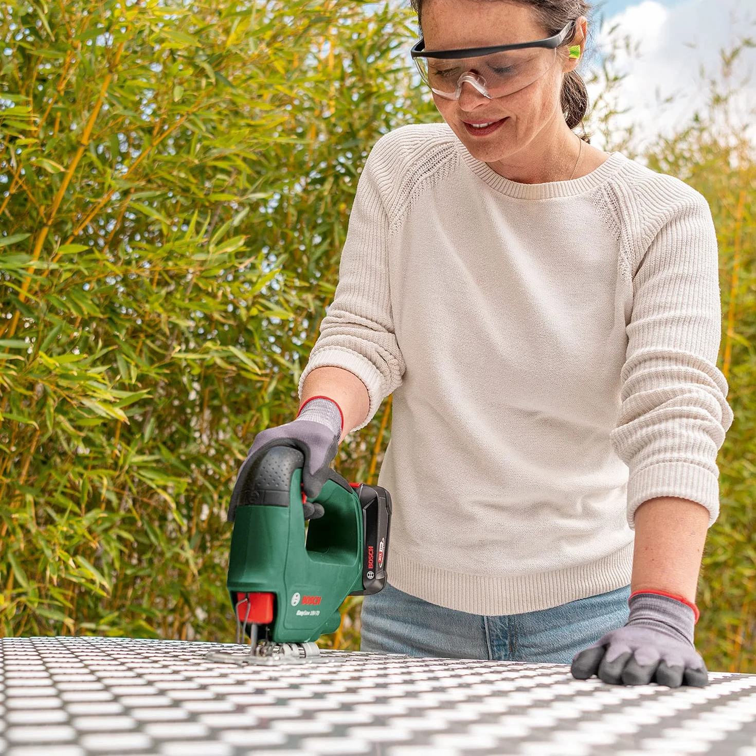Bosch EasySaw akumulatorowa wyrzynarka 18V-70 (akumulator 2,0 Ah, system 18 V, z 1 brzeszczotem do wyrzynarki, ładowarka AL 18 V-20, w kartonie)