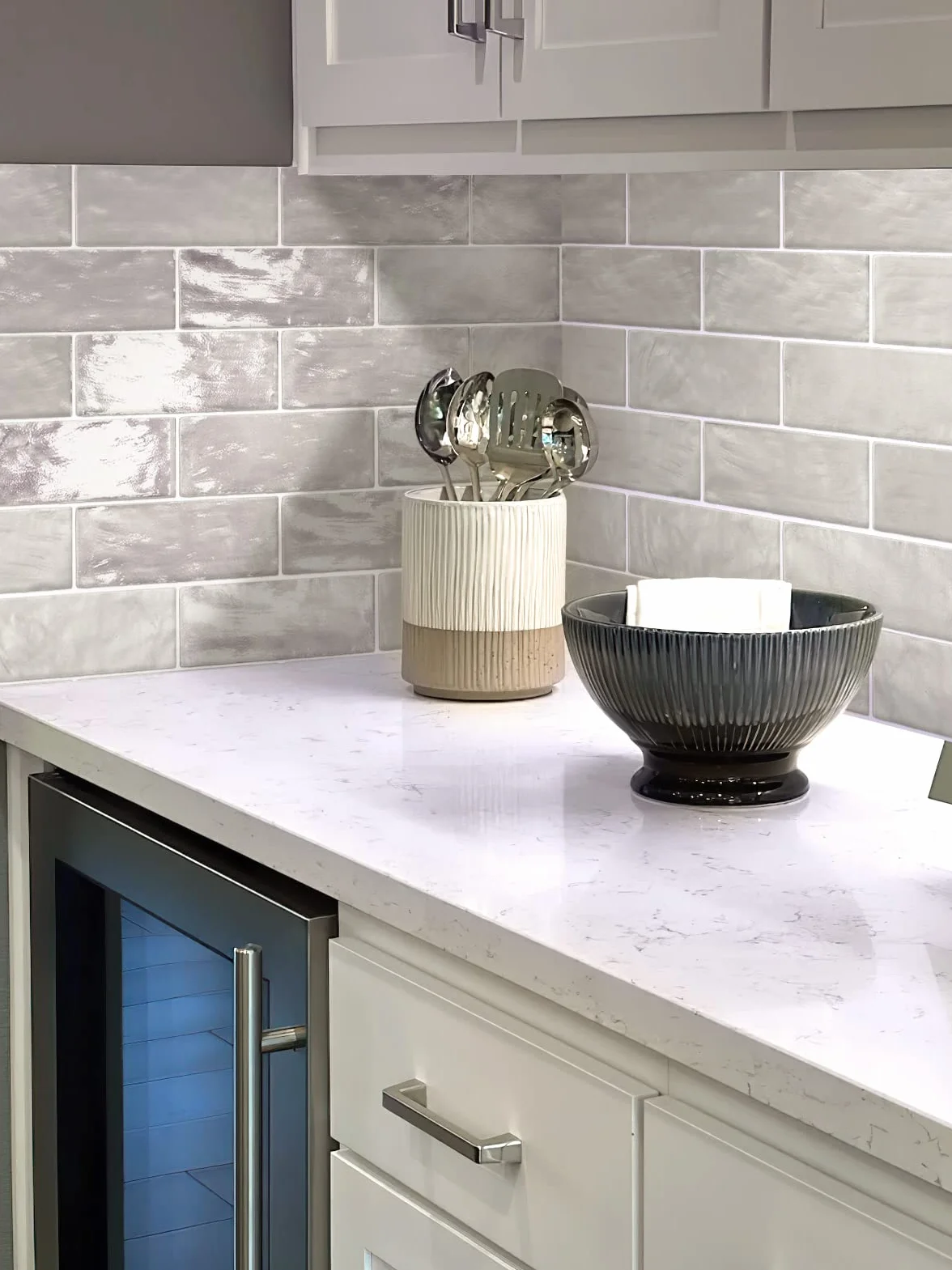 Niebieskie płytki ceramiczne 6,3 cm x 20 cm do kuchni, łazienki lub panelu ściennego (38 płytek)