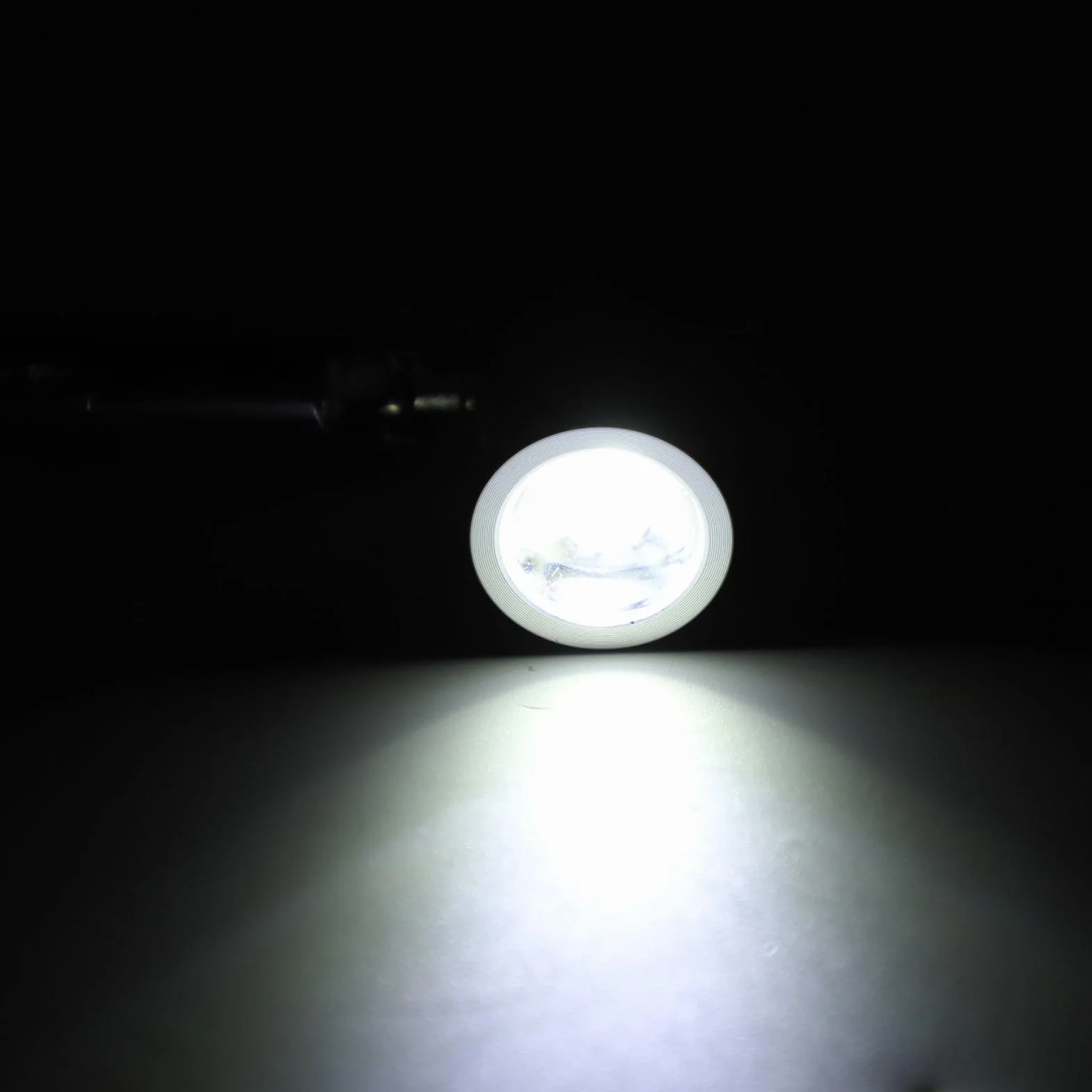 Haofy Mini Reflektor LED 12 V do Montażu na Słupie z regulowaną głowicą do Oświetlenia Skupionego Nadaje się do Gablot, Lad z biżuterią, Eksponatów Muzealnych (Światło sieciowe)