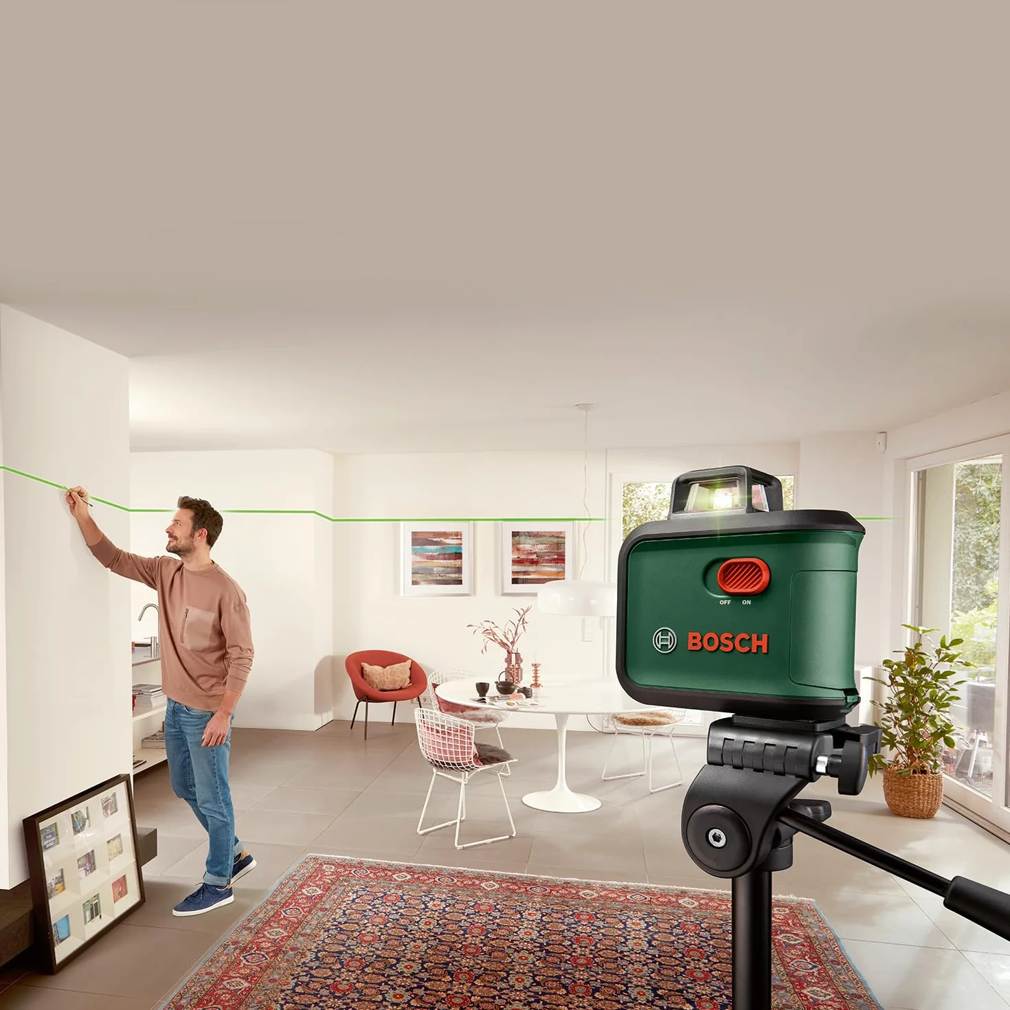 Statyw premium Bosch TT 150 (regulacja wysokości w zakresie 55 – 157 cm umożliwia szybkie i elastyczne pozycjonowanie laserów krzyżowych, opakowanie kartonowe)
