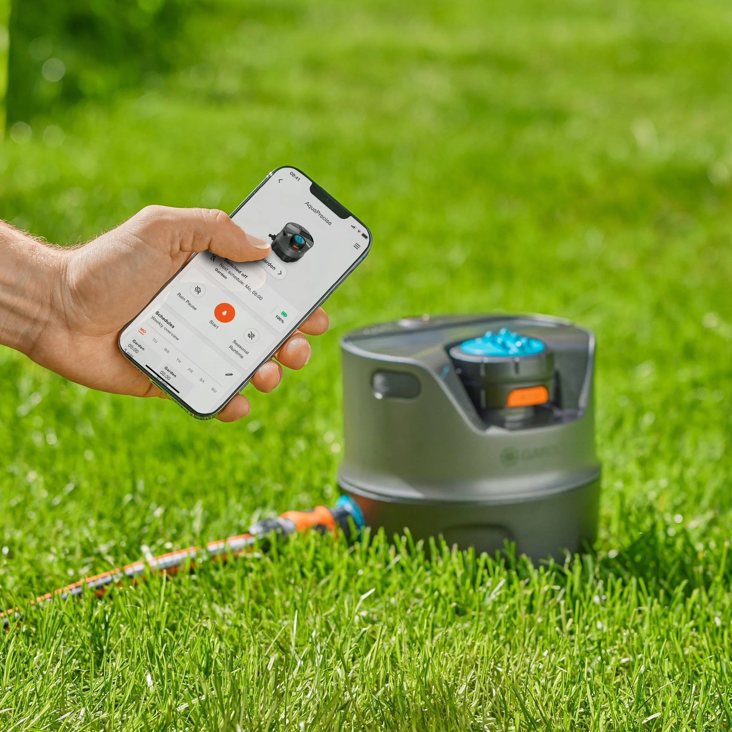 Gardena System nawadniania AquaPrecise, zasilany energią słoneczną, do trawnika