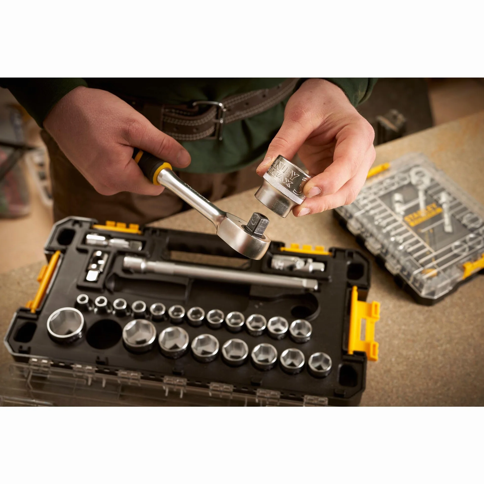 STANLEY Precyzyjny Set 1/2" - 26 elementów dla profesjonalistów i majsterkowiczów do codziennego użytku ergonomiczna konstrukcja