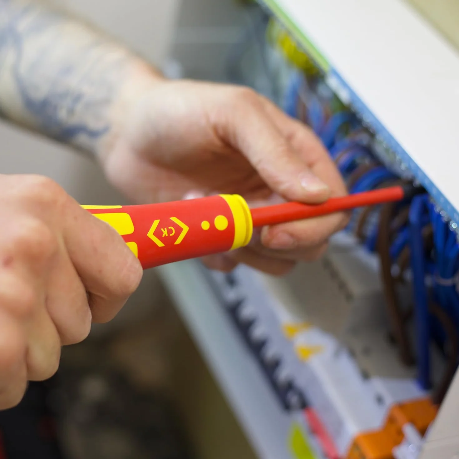 C.K Dextro VDE 16-częściowy zestaw wymiennych śrubokrętów, 14 cienkich ostrzy SL PZ MOD PH TORX, śrubokręt izolowany dla elektryków, wielofunkcyjny precyzyjny śrubokręt elektryczny, narzędzia T4935