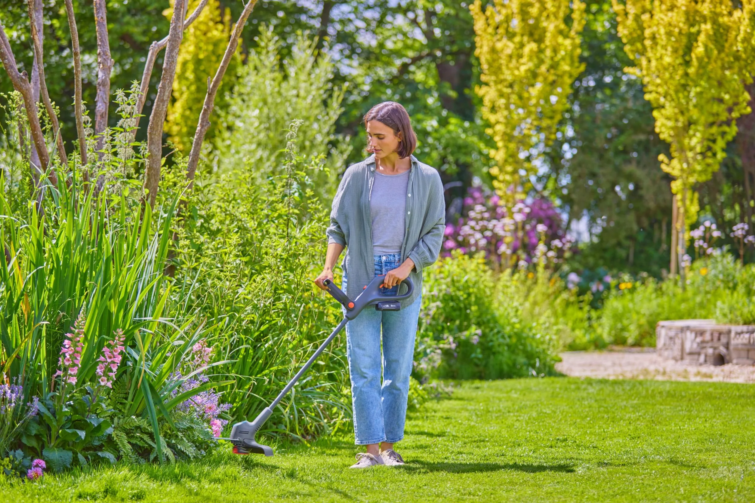 Gardena EasyTrim 25/18 V Solo akumulatorowa podkaszarka do trawy, funkcja 2 w 1, lekka i ergonomiczna, idealna do precyzyjnych krawędzi (14704-55)